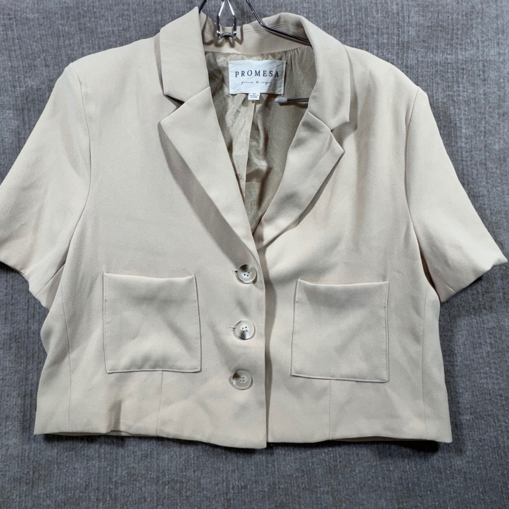 Promesa Short Sleeve Cropped Blazer Beige Button Front Pockets Size M